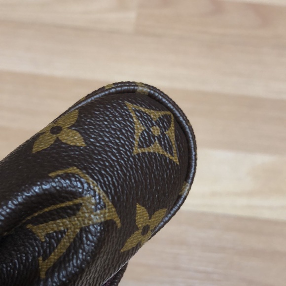 Louis Vuitton Favorite MM - Picture 11 of 16